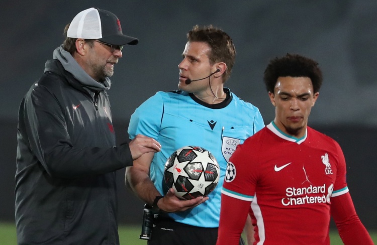 冠军搭档！德保罗已与梅西联手夺得5座冠军奖杯（梅西携手德保罗，已共同斩获5项冠军）