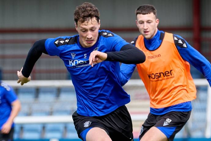 巴萨第六次欧冠单场上半时染红，阿劳霍两度上榜（欧冠赛场巴萨第六次上半场吃红牌，阿劳霍两度在列）