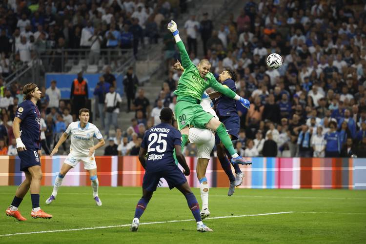 莫雷托：DV9寻求的年薪高于尤文或任何意甲俱乐部的承受范围（莫雷托：DV9索要年薪超出尤文及所有意甲球队的承受范围）