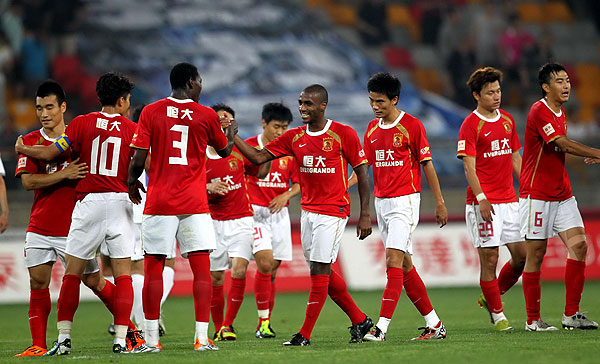 理疗师：DV9的伤和丁丁、卢卡库类似，可能需要3到5个月恢复（理疗师：DV9伤势类似丁丁和卢卡库，康复期或为3到5个月）