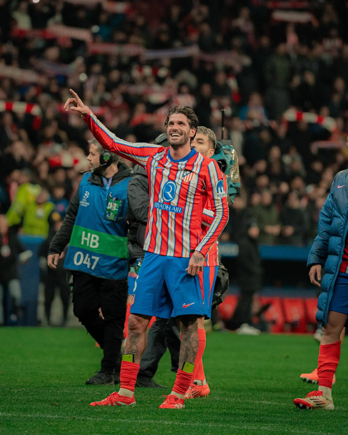 马约拉尔：被西班牙征召是我的目标；本泽马总会鼓励我（马约拉尔：渴望获西班牙征召，本泽马一直鼓励我）