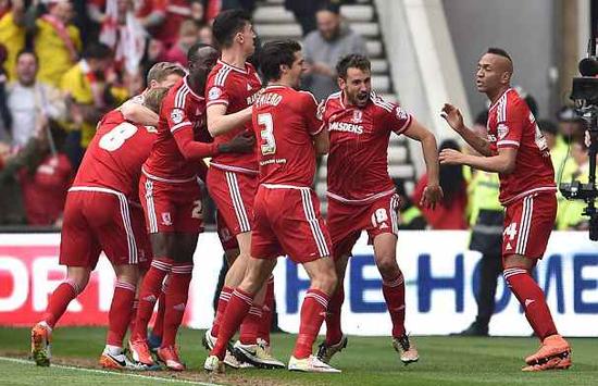 中甲半场：安以恩笑纳对方门将大礼，辽宁铁人暂1-0佛山南狮（中甲半场：安以恩抓住门将失误，辽宁铁人暂1-0领先佛山南狮）