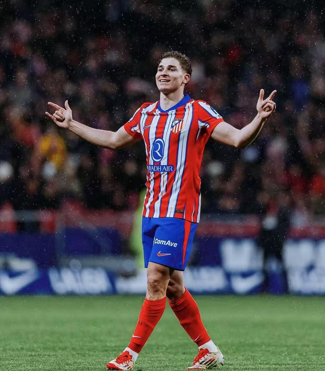 皇马欧冠客战利物浦大名单：阿诺德战旧主，贝林、姆巴佩在列（皇马欧冠客场战利物浦名单出炉：阿诺德对旧主，贝林厄姆与姆巴佩入选）