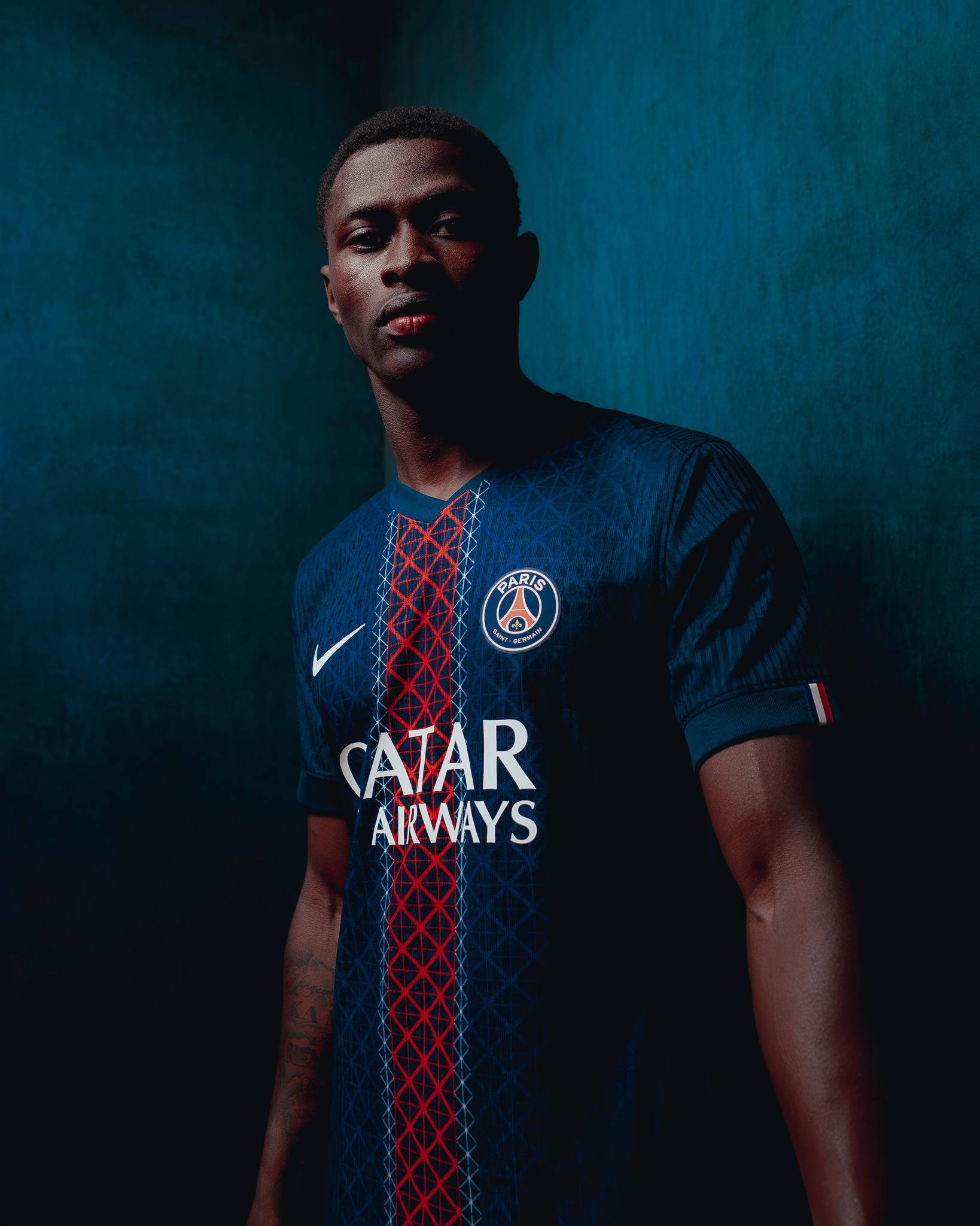 再换一个角度看看浩克的任意球！（换个视角再看浩克的任意球！）