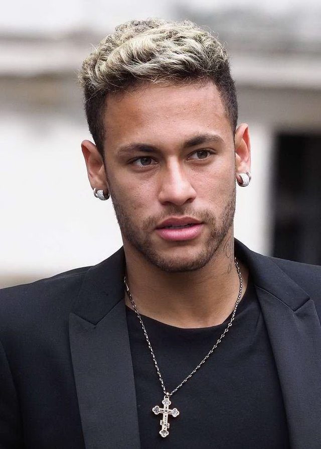 西甲前瞻：塞维利亚遭遇联赛三连败，奥萨苏纳客场战绩惨淡（西甲前瞻：塞维利亚陷三连败低潮，奥萨苏纳客场疲软）