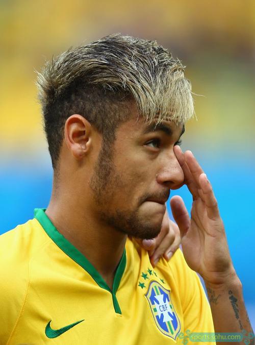 冠军搭档！德保罗已与梅西联手夺得5座冠军奖杯（梅西携手德保罗，已共同斩获5项冠军）