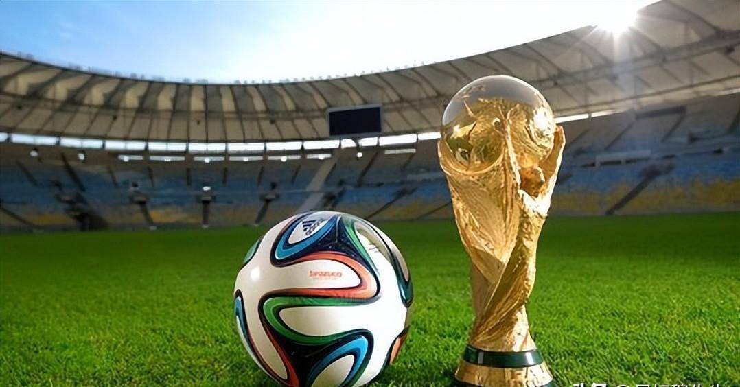 高手踢球都很省力（越是高手，踢球越轻松）