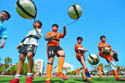 齐沃：两次被动换人影响了比赛，我们在体能下降后无法调整（齐沃：两次被动换人扰乱比赛节奏，体能下滑后我们未能调整）