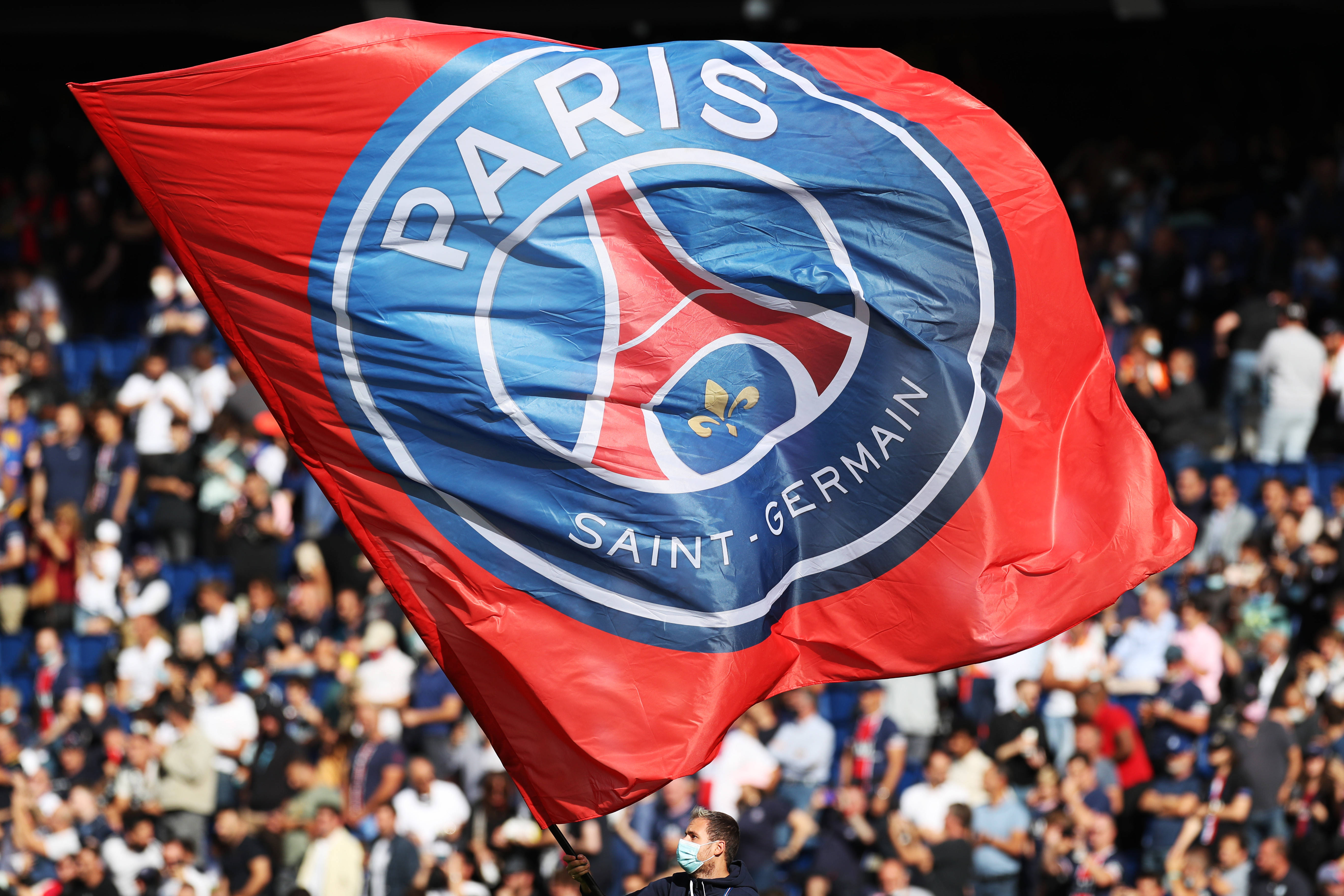 经纪人：因西涅仍配得上高水平联赛，拉齐奥对他感兴趣（经纪人称因西涅仍具顶级联赛竞争力，拉齐奥有意引进）