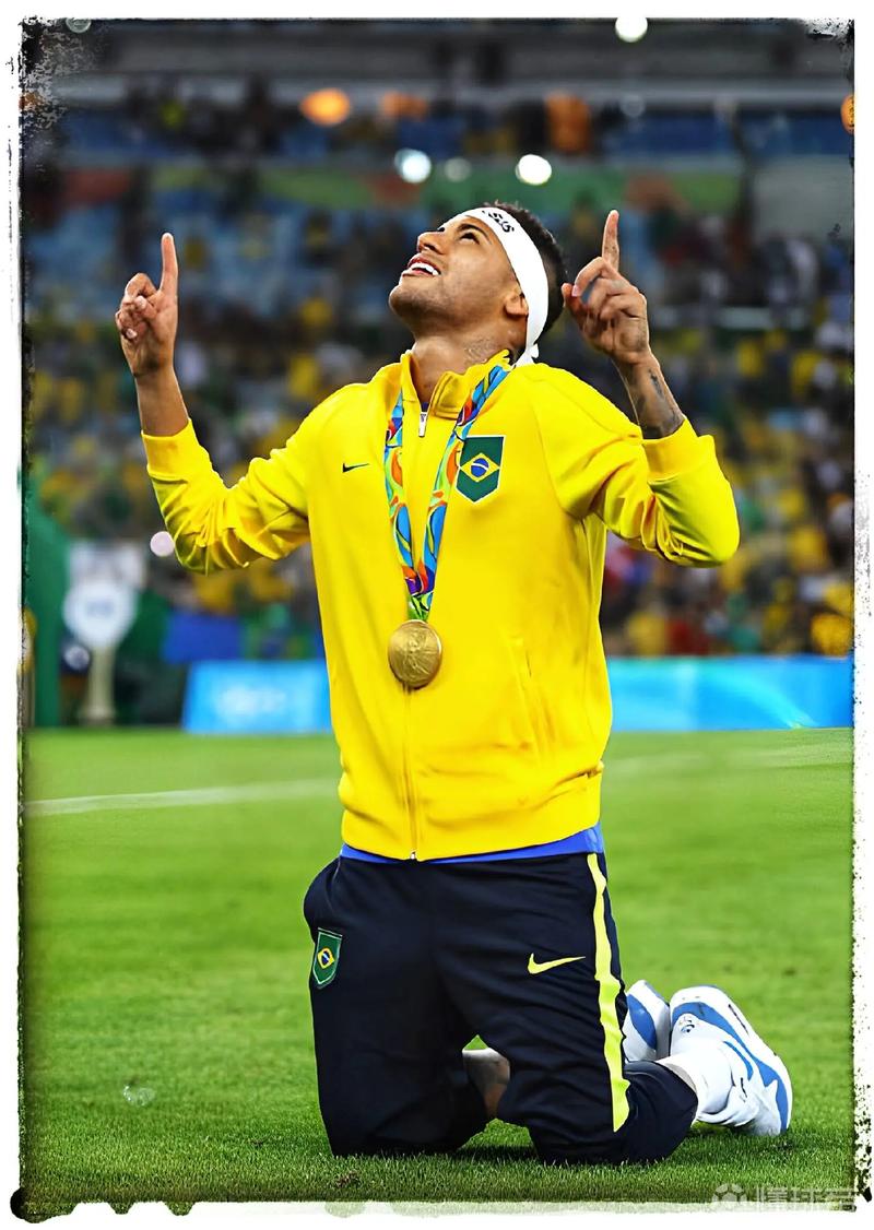 邮报评曼联近5年引援TOP30：姆伯莫第1，C罗第4，桑乔垫底（每日邮报盘点曼联过去五年30笔引援：姆伯莫居首，C罗第4，桑乔居末）