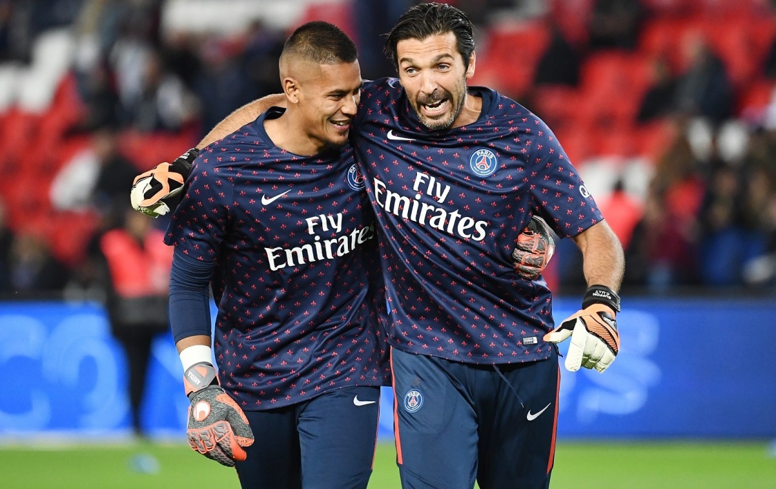 记者：伊萨克已回归纽卡训练，本周他将与俱乐部讨论未来