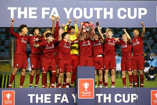 巴萨和毕包晚入场，世体：若再犯西足协将罚款两队并禁赛主帅（世体：巴萨与毕包入场迟到，若再犯西足协将对两队罚款并禁赛主帅）