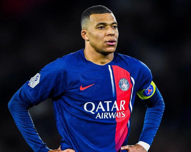 詹姆斯更新社媒：那些黑子们真走上球场，当场就会吓得尿裤子（詹姆斯社媒发声：那些喷子真上场，恐怕会当场吓得尿裤子）