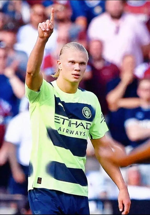 德乙半场：双方均破门乏术，艾禾斯堡暂0-0杜塞尔多夫（德乙半场战报：艾禾斯堡与杜塞尔多夫互交白卷，比分暂为0-0）