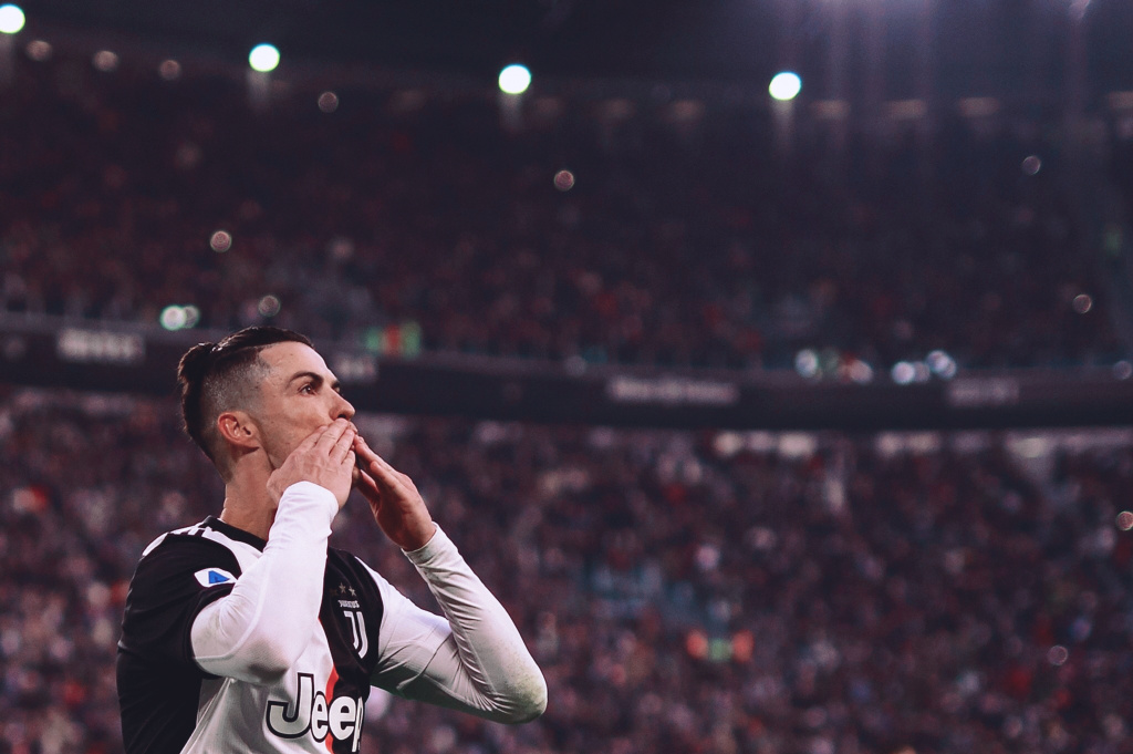 AC米兰主场气势如虹（AC米兰主场势不可挡）